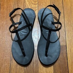 Havaianas Black Strappy T-Style Women's Sandals